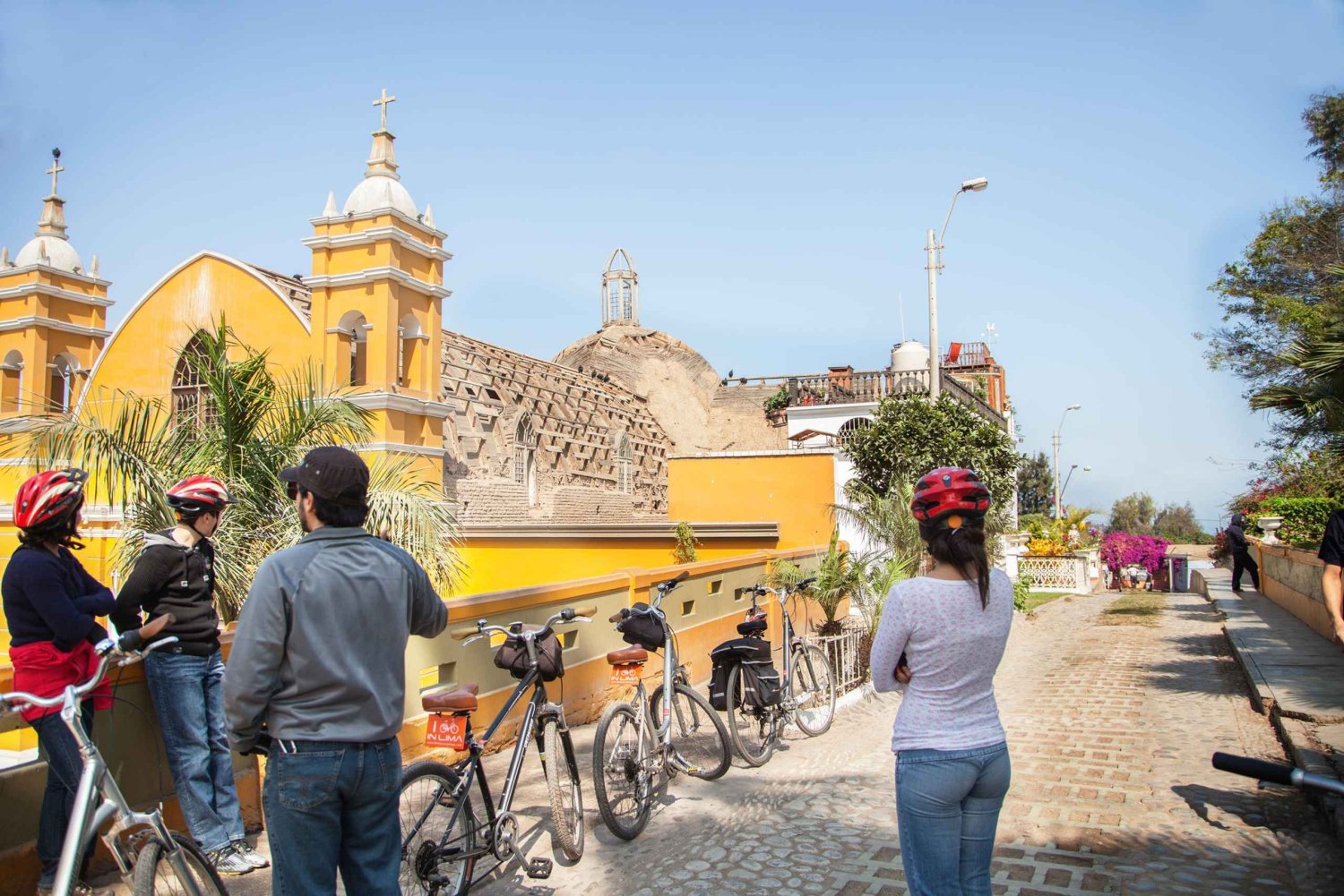 Passeio de bicicleta em Lima: boémia, oceano e atmosfera local