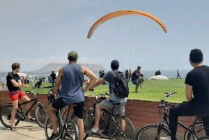 Lima: Bike Tour in Miraflores Malecon & Barranco Street Art