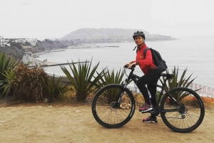Lima: Bike tour of Miraflores, Barranco and Morro Solar