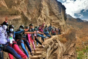 リマ：カノン・デ・アウティシャ｜地球の中心を探検しよう