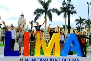 Lima: City Highlights Walking Tour & Catacombs