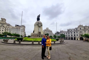Lima: City Highlights Walking Tour & Catacombs
