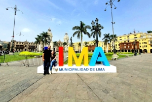 Lima: City Highlights Walking Tour & Catacombs
