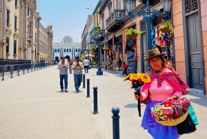 Lima: City Highlights Walking Tour & Catacombs