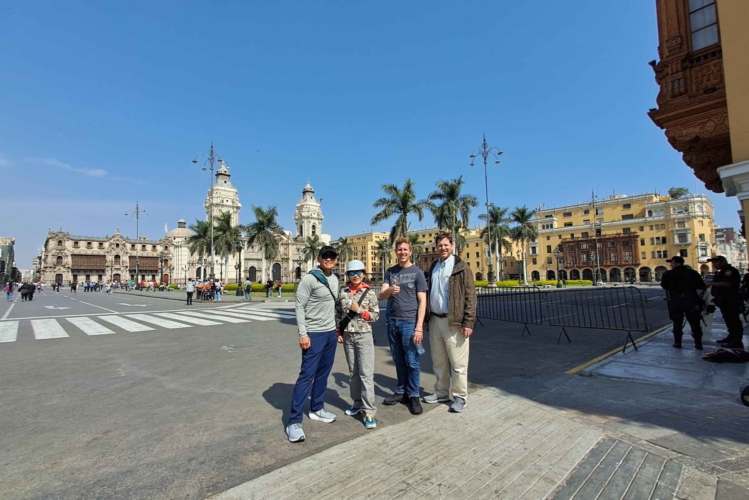 Lima: City Walking Tour with Catacombs and Fruit Tasting