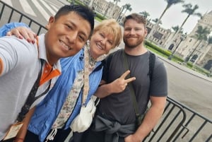 Lima: City Walking Tour with Catacombs and Fruit Tasting