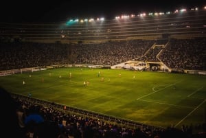Lima : profitez d'un match de football tout compris avec un guide de la région.