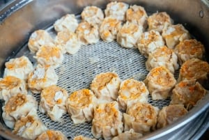 Lima: Flavors and Tradition Walking Tour with Food Tasting