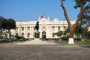 Lima: Flavors and Tradition Walking Tour with Food Tasting