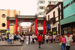 Lima: Flavors and Tradition Walking Tour with Food Tasting