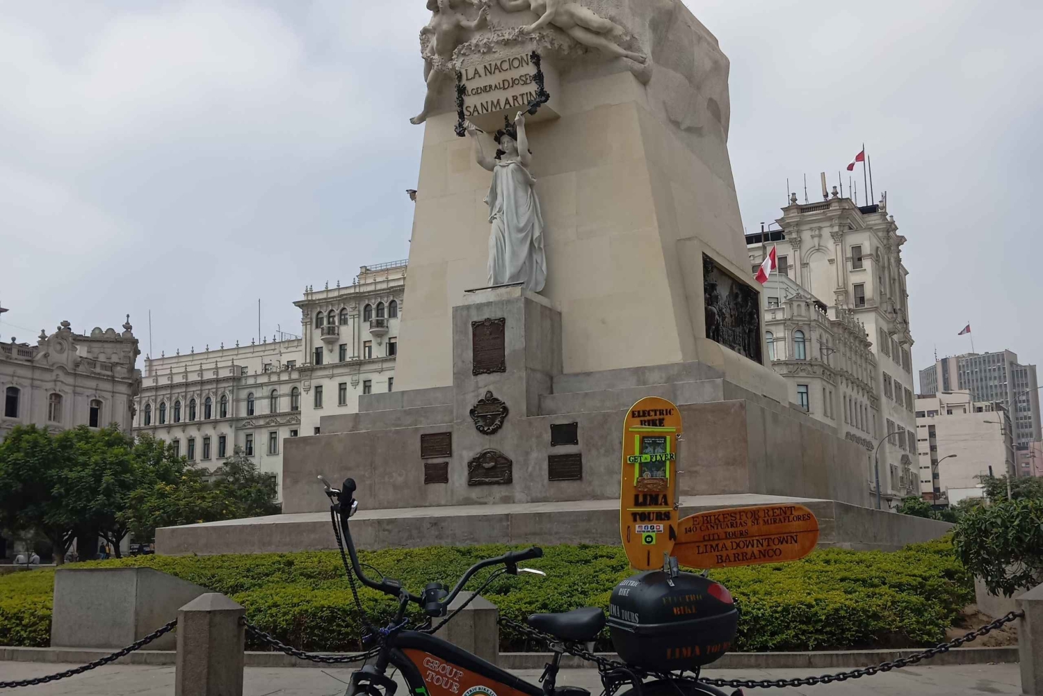Lima: Historic Center E-Bike Tour with Guide