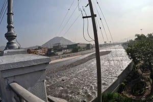 リマ：ガイド付き歴史地区電動自転車ツアー
