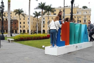 Lima: Historic Center E-Bike Tour with Guide