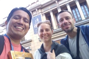 Lima Historical: Cultural Walking Tour + Pisco Tasting