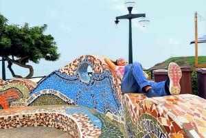 Lima: Huaca Pucllana -pyramidi ja Miraflores-kierros + nouto