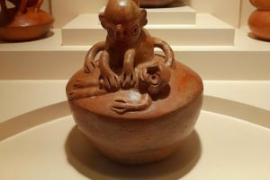 Lima: Ticket für das Larco Museum und Führung mit Abholung