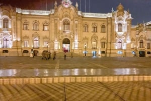 Lima: Natlig rundvisning med lys, Pisco og sjov og smagning af Pisco