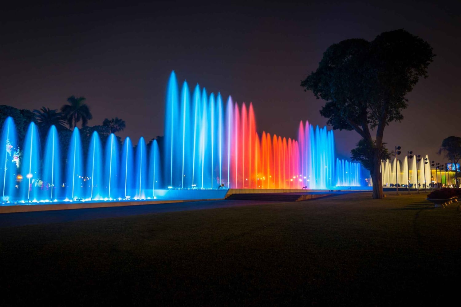 Lima : circuit des fontaines et spectacle son et lumière