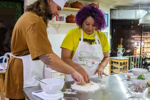 Lima: Traditionelle peruanische Churros zubereiten und probieren