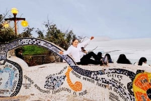 Lima: Miraflores Highlights Tour with Huaca Pucllana Lunch