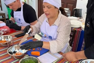 Lima - Miraflores: Peruvian cooking classes, Pisco Sour, and exotic fruits