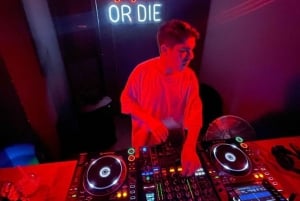 Lima: One night in Exclusive Rooftops and Clubs of Perú