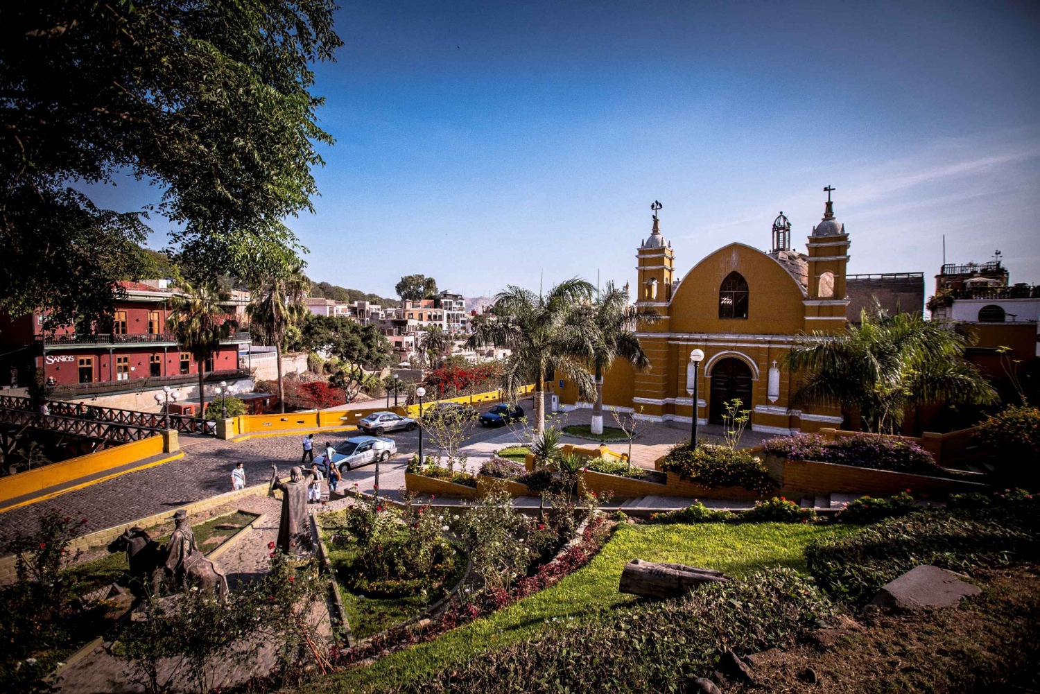 Lima: Pachacamac Ruins & Barranco Half-Day Guided Tour