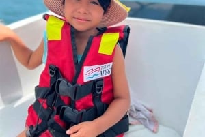 Lima: Palomino Islands by yacht with a swim with sea lions