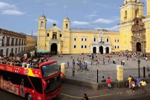 Lima: City Sightseeing Bus Tour with Lima Cathedral Entry