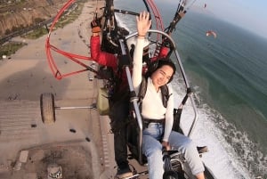 Lima: Paraglidingvlucht over Costa Verde-wijken