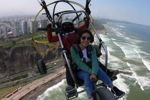 Lima: Paraglidingvlucht over Costa Verde-wijken