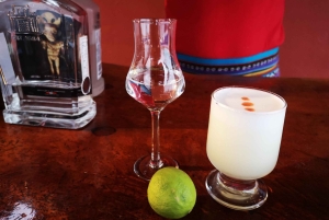 Lima: Pisco Sour Class & Paint Your Souvenir in Miraflores