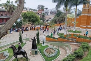 Lima: Pyramid Pucllana Miraflores, Barranco 18 km E-bike. Drikkevarer x 3