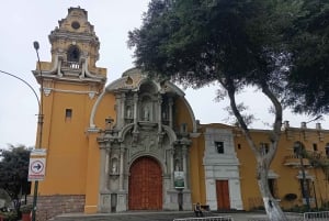 Lima: Pyramid Pucllana, Miraflores, Barranco 18 km E-bike. Drinks x 3