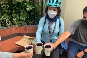 Lima: visite guidée à vélo avec dégustations de nourriture et de boissons