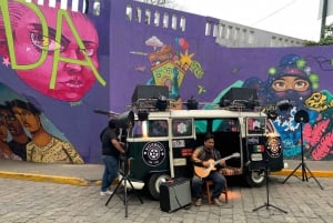 Lima: Sightseeing Bike Tour with Food and Drink Tastings