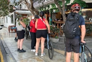 Lima: Sightseeing Bike Tour with Food and Drink Tastings