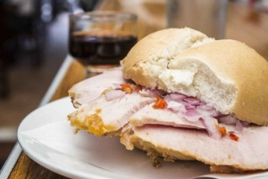 Lima: Sightseeing Bike Tour with Food and Drink Tastings