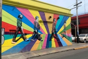 Lima: Sightseeing Bike Tour with Food and Drink Tastings