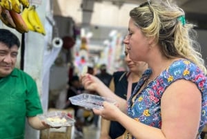 Cibo di strada a Lima: Un'avventura gastronomica attraverso la città.