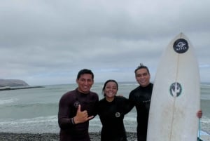 Miraflores: surffikurssi videoilla, varusteilla ja oppaalla