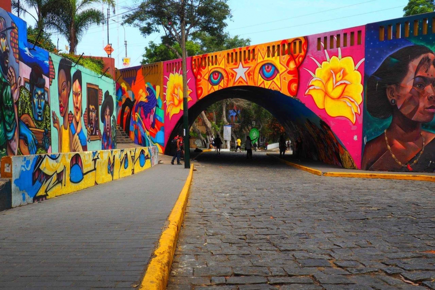 Lima: Rundtur i fargerike og bohemske Barranco og Callao