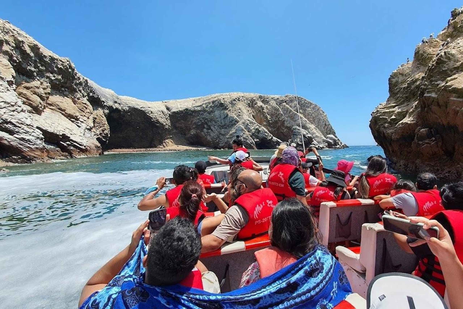 Lima: Transfer + Paracas + Huacachina + Sandboarding + Buggies