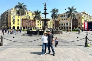 Lima: Water Magic Circuit, Downtown and Catacombs Night Tour