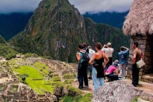Machu Picchu Excursión de 2 días con tickets de entrada