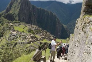 Machu Picchu Excursión de 2 días con tickets de entrada