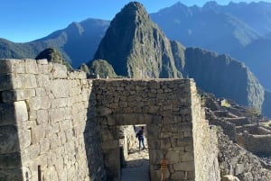Machu Picchu: Group Guided Tour