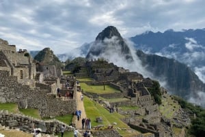 Machu Picchu: Group Guided Tour