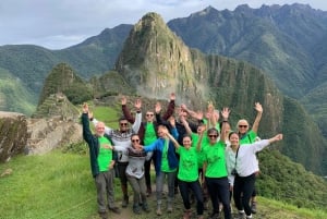 Machu Picchu: Cammino Inca di 2 giorni e pernottamento guidato