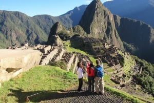 Machu Picchu: Private Tour Guide Service